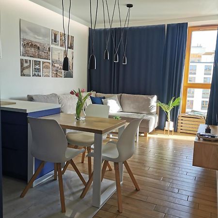 Wola Blue Modern Apartment Varsóvia Exterior foto